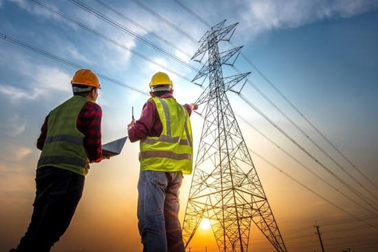 High-Voltage Transmission Line Construction